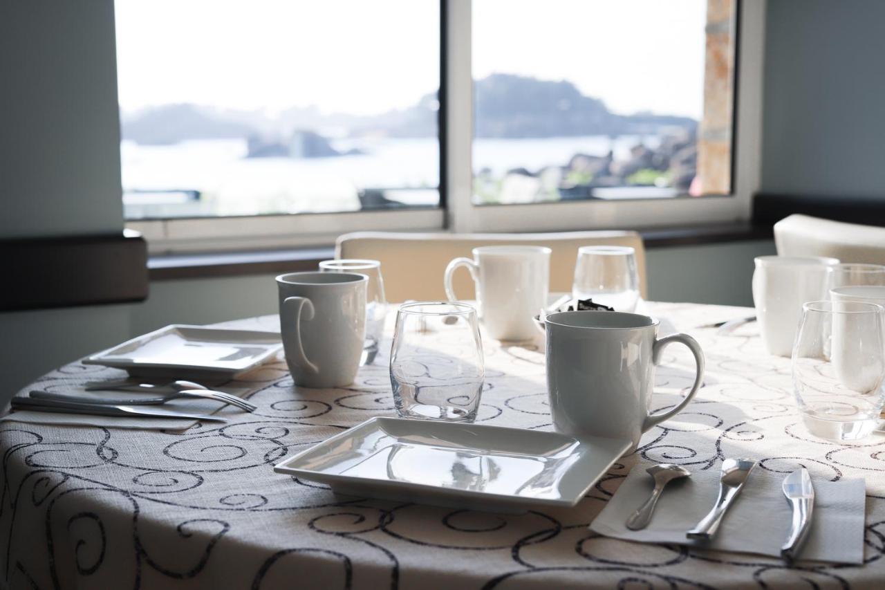 Logis Hotel Saint Guirec Et De La Plage Perros-Guirec Bagian luar foto